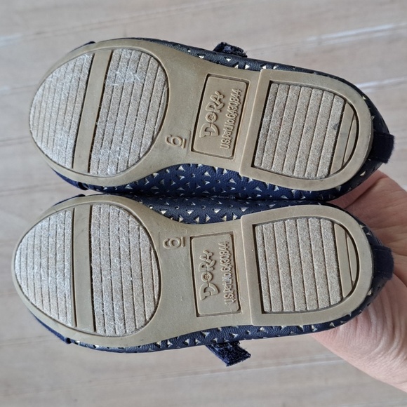 Dora The Explorer Infant Gold Navy Cap Toe Cut Out Detail Ballerina Flats - Picture 3 of 10